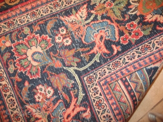 KASHAN CIRCA 1900
Very Good condition 
Good weaving 
Rare Design
SIZE : 133 X 199                    