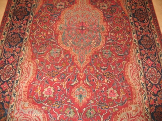 SARUK CIRCA 1900
Perfect condition 
Rare Design 
Good weaving
SIZE :  127 X 212                    