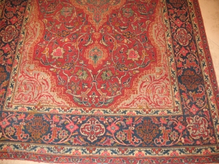 SARUK CIRCA 1900
Perfect condition 
Rare Design 
Good weaving
SIZE :  127 X 212                    