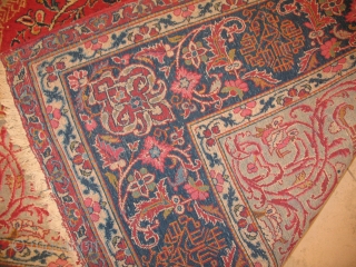 SARUK CIRCA 1900
Perfect condition 
Rare Design 
Good weaving
SIZE :  127 X 212                    