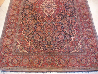 KASHAN ANTIQUE CIRCA 1900 
Good condition
SIZE :  132 X 204                      