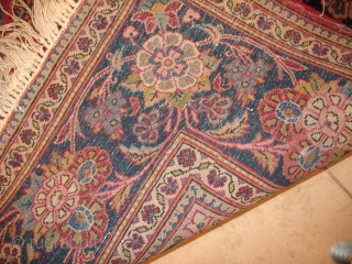ANTIQUE KASHAN CICRCA 1900
Excellent Condition
 size  131 X 205
ITEM NO. 39                     
