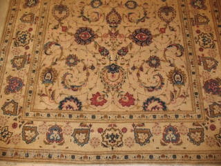 ANTIQUE KASHAN 
80 YEARS 
Excellent Condition
size 138 X 212 cm 
ITEM NO. 49                    