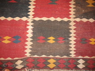 KILIM KARGIZI
GOOD CONDITION 
SIZE : 339 X 490
ITEM NO. 130                       