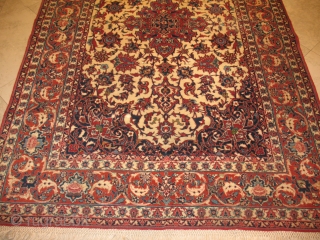 ANTIQUE ESFHANI 
CIRCA 1900
PERFECT CONDITION 
SIZE : 145 X 219 
ITEM : 142                    