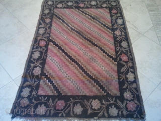 antique BESARABIAN KILIM 
19TH CENTURY 
UNUSAL DESIGN 
SIZE : 1.04 X 1.55
ASK ABOUT
                    