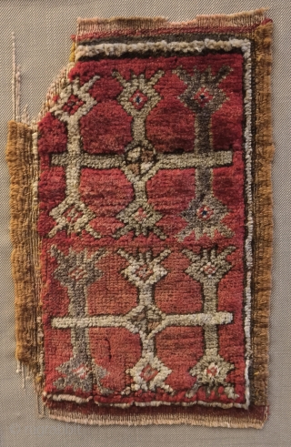 Sold....
Anatolian Sivas saddle bag rug fragment,
40x26 cm                          