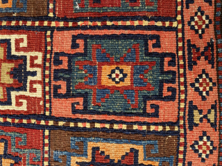 Sahsawan rug
Size:059x064
1090
E-mail: mkose73@hotmail.com                              