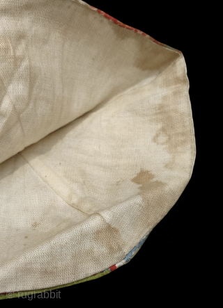 Jewish kippah. Silk top, lining linen.
Size: 44cm in circumstances.                        