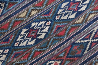 Caucasian - Shirwan kilim bag. natural colors in good condition. Little part folded inside and turned into a pillow cover. Circa 1900 or earlier- Size : 26" X 25" - 66 cm  ...