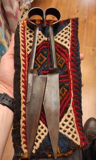 Anatolian scissors bag. Size 14 cm x 32 cm.                        