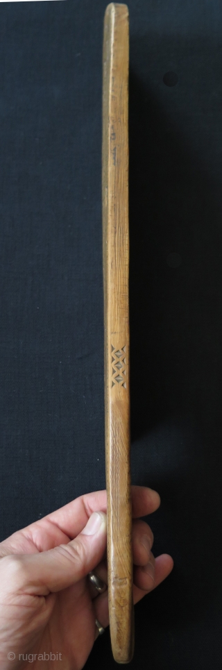 Anatolian weaving comb & knife. Size: 4" x 18.5" - 47 cm x 9.5 cm.                  
