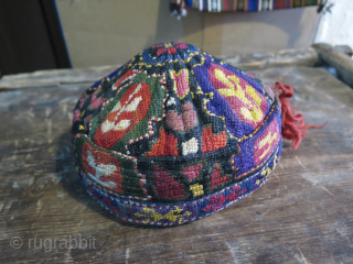 Uzbekistan silk cross stitched embroidered hat.
Size: 20.2" - 51.5cm in circumference and height 3.9" - 10cm.                 