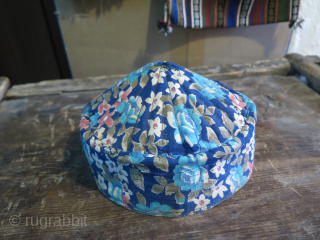 Uzbekistan silk cross stitched embroidered hat.
Size: 20.2" - 51.5cm in circumference and height 3.9" - 10cm.                 