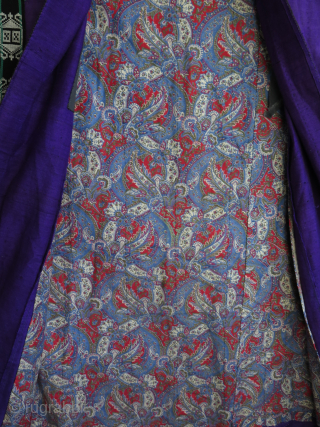 Antique Uzbek Silk Robe & Cloak.

Silk base and silk embroidered sides. Some worn areas on the backside.

Size: Height: 59.8" - 152 cm / Each arm 53.1" - 135 cm long / Armpit  ...