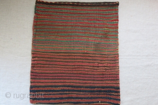 Southwest of Iran - tribal baktiari bag with original backing. small repairs in yellow at bottom. Overall in good condition. Circa 1900 or earlier - size : 16.5" X 14" - 42  ...