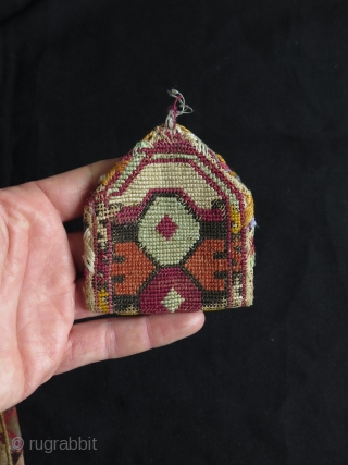 Uzbek cross stitch embroidered mini bag.
Size: 3.1" x 3.5" - 8 cm x 9 cm.                  