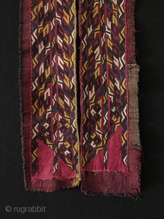 Turkmen silk embroidered chirpy collar. 

Size: 4 inches - 10.5 cm wide and 52 inches - 132 cm long.              