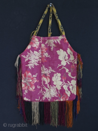 Uzbekistan Lakai silk embroidered bag. Size: 11.8" - 30 cm wide and 14.1" - 36 cm high without fringes and straps.            