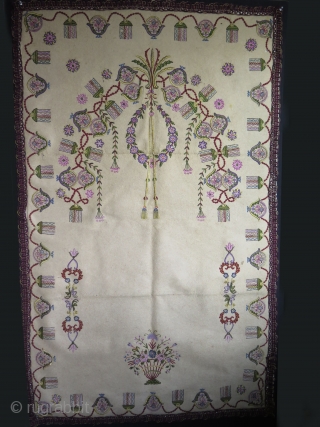 Antique Ottoman Praying Felt Rug. Wool, Silk and metallic embroidery on felt. Circa 1900.

Some small moth damages and stains.

Size: 38.6" x 63" - 98 cm x 160 cm.     