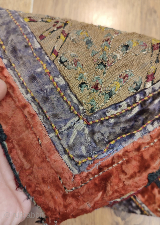Turkmen Yomud vanity bag. Camel hair ground color.
Size; 23cm x 19cm as it is closed.
Contact from; murathanantiques@gmail.com                