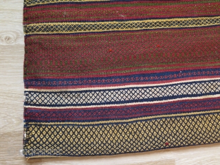 Qashkai torba. Sumak weave. Size: 21" x 24" - 53 cm x 61 cm.                   