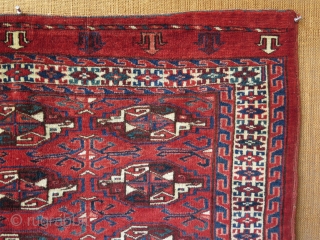 Turkmen Yomud chuval. Great full pile and good condition. Size: 73 cm x 111 cm - 28.5" x 48.5"              