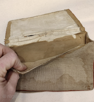 Antique Greek embroidered book case & bag.
Silk embroidery on linen.
Please contact from murathanantiques@gmail.com                    