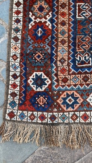 Nice and Old Siraz or Kaşgay Rug.All naturel colors and good condition.104X155cm                     