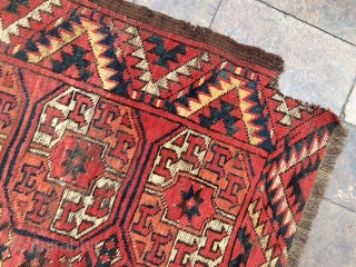 Yamut or Ersari main carpet with tauk nuska guls, fragmented at top .190x290cm                    