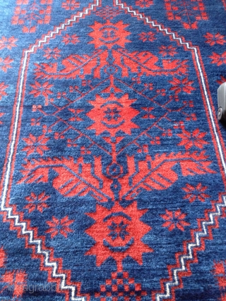 175x110cm old yagcibedir rug in good condition.                          