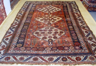 SHIRAZ  -  270  X 175  cm
 
Antique shıraz wonderful colours                   