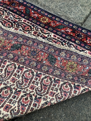 A lovely small antique Persian Senneh rug, size: 137x107cm / 4'5''ft by 3'5''ft                    