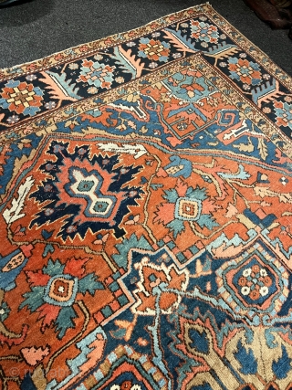 A decorative antique Persian Serapi Heriz carpet, fine and clear knot quality. Circa 120 years old. Size: 335x245cm / 11ft by 8ft.  http://www.najib.de         