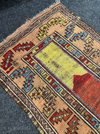 Antique Anatolian prayer rug, size ca. 140x90cm / 4’6ft by 3ft  http://www.najib.de                    