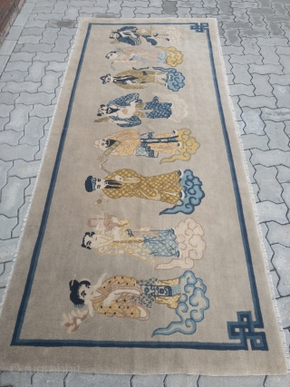 Chinese pictorial rug displaying rulers of different eras, size: ca. 245x105cm / 8ft x 3'5''ft                  