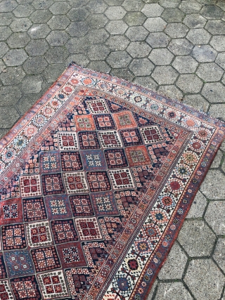 Antique Shekarlu Qashqai tribal rug from Southwest Persia, 19th century. Size: 280x140cm / 9'2''ft x 4'6''ft                 