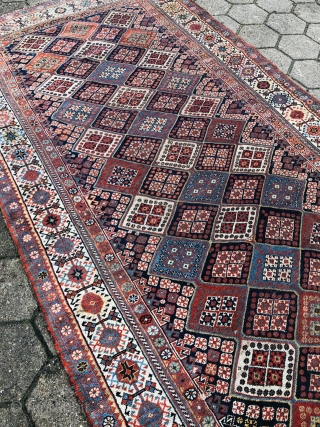 Antique Shekarlu Qashqai tribal rug from Southwest Persia, 19th century. Size: 280x140cm / 9'2''ft x 4'6''ft                 