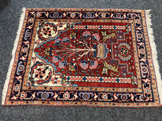 A lovely small antique Persian Heriz prayer rug with lions. Size: ca. 95x75cm / 3‘1ft by 2‘5ft  http://www.najib.de              