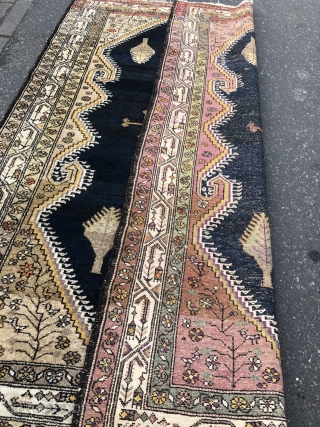 Antique Persian Malayer rug, size 225x155cm / 7'4''ft by 5'1''ft, very nice navy blue field.                  