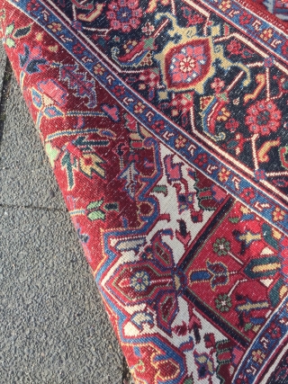 Fine Persian Heriz rug, very good condition, small size: 195x145cm / 6'4''ft x 4'8''ft                   