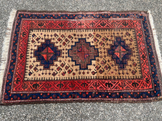 A lovely small antique Baluch (Balisht?), size: ca. 95x63cm / 3’2ft by 2’1ft  http://www.najib.de                  