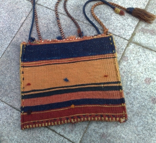 Antique little Qashghai bag , nice collector´s piece. Size : ca 35cm x 30cm                   