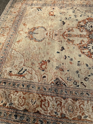 A fine antique Persian Tabriz Haji Jalili rug, size: ca. 165x125cm / 5‘5ft by 4,2ft  www.najib.de                