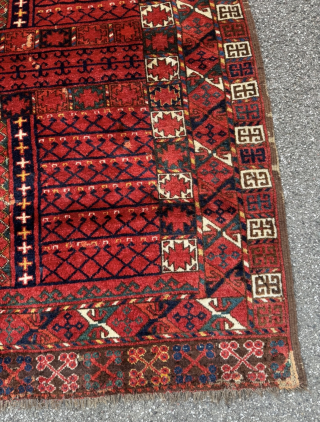 Antique Turkmen Ersari Ensi. Shiny wool, beautiful saturated colors. Age: 19th century. Size: circa 170x140cm / 5’6ft by 4’6ft http://www.najib.de             