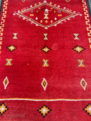 A vintage Moroccan Berber rug from the middle Atlas mountains, size: ca. 320x165cm / 10‘5ft by 5‘4ft http://www.najib.de               