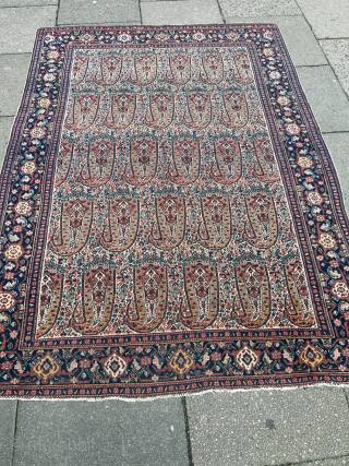A fine antique Persian Senneh rug, beautiful drawing of the Boteh design. Size: circa 200x145cm / 6‘6ft by 4‘8ft http://www.najib.de             