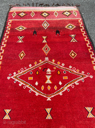 A vintage Moroccan Berber rug from the middle Atlas mountains, size: ca. 320x165cm / 10‘5ft by 5‘4ft http://www.najib.de               