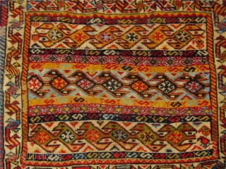 Very nice antique Qashqai bagface with beautiful colors. 19th century Size: ca 58x51cm. spots of fuchsine. www.najib.de                