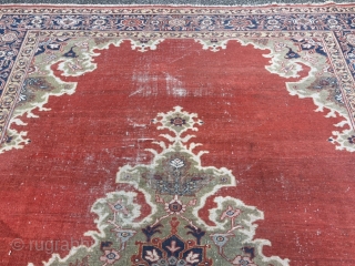A highly decorative antique Persian Sultanabad carpet in original vintage condition, size: ca. 360x290cm / 11’8ft by 9’5ft               